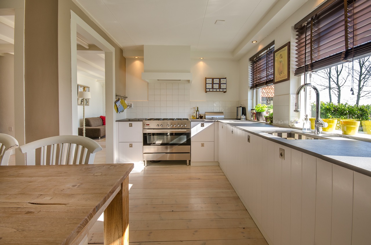 Waar moet je op letten bij het kiezen van de juiste vloer voor je keuken?